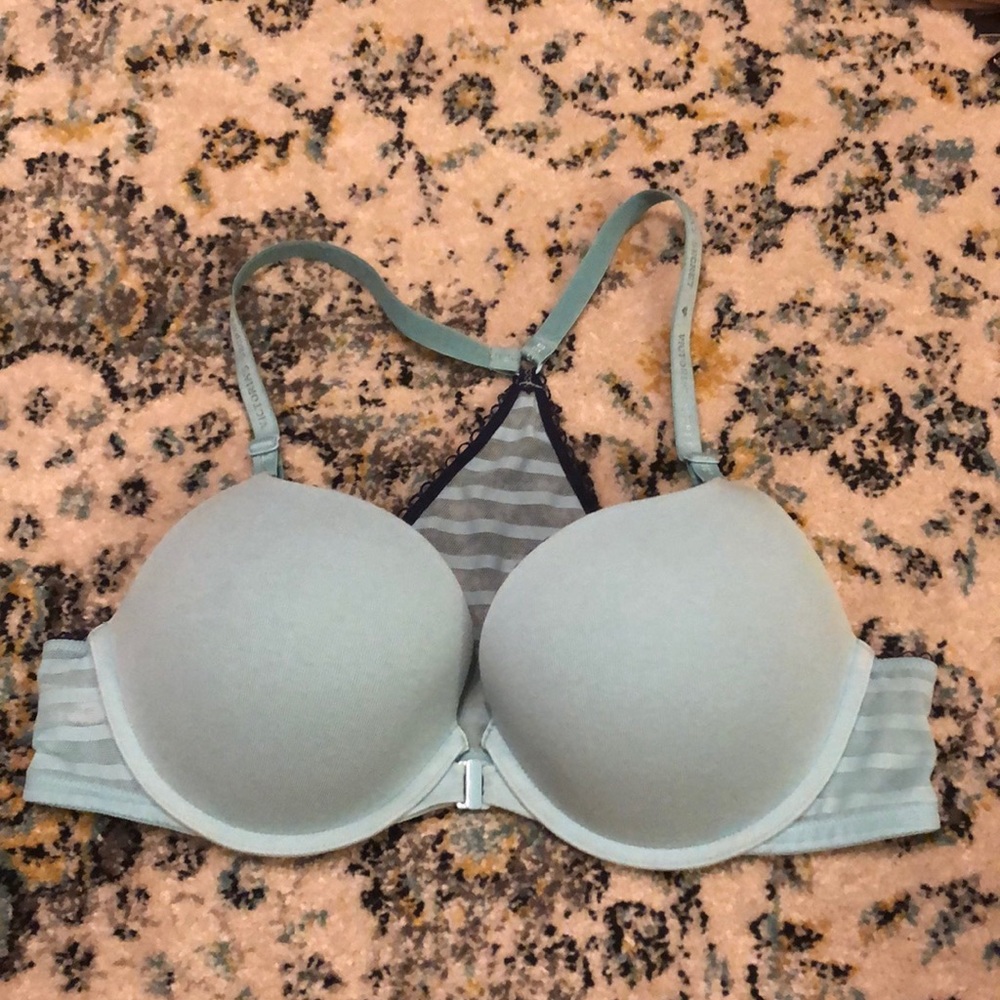 Victoria’s Secret Front Close Push up Bra